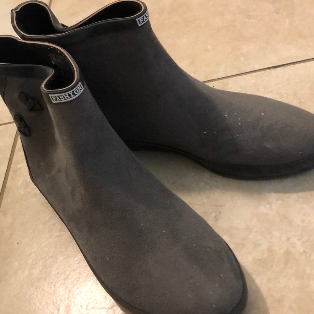 Ankle boots size 9